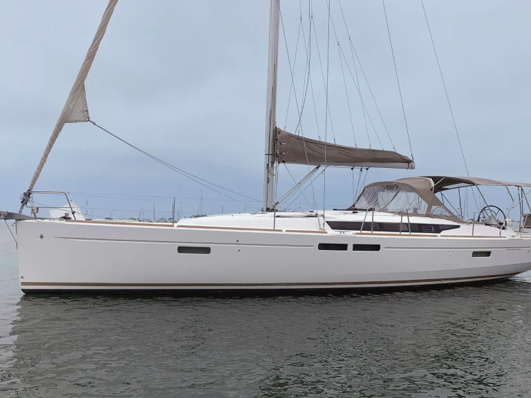 Yacht charter Valletta cheap Sun Odyssey 469