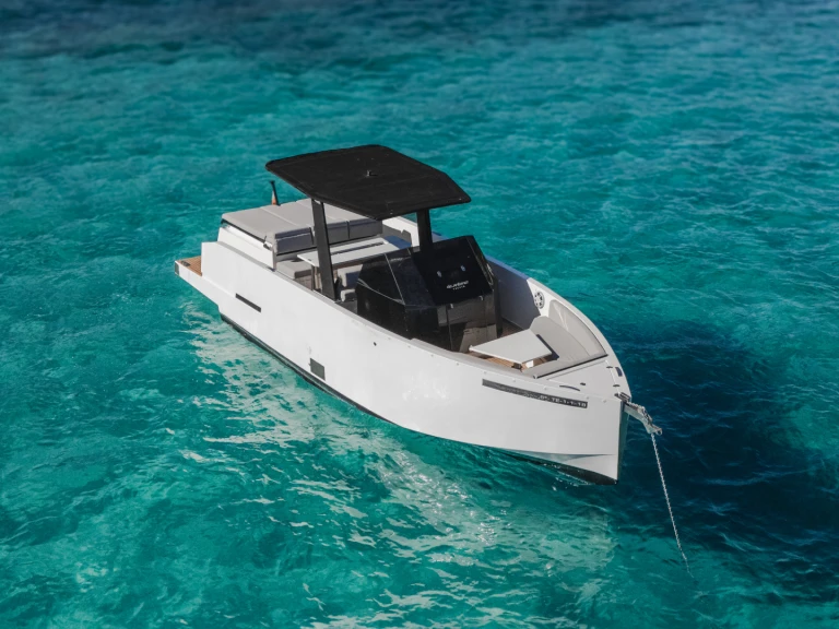 Bareboat Rental Motorboat De Antonio with a boat licence