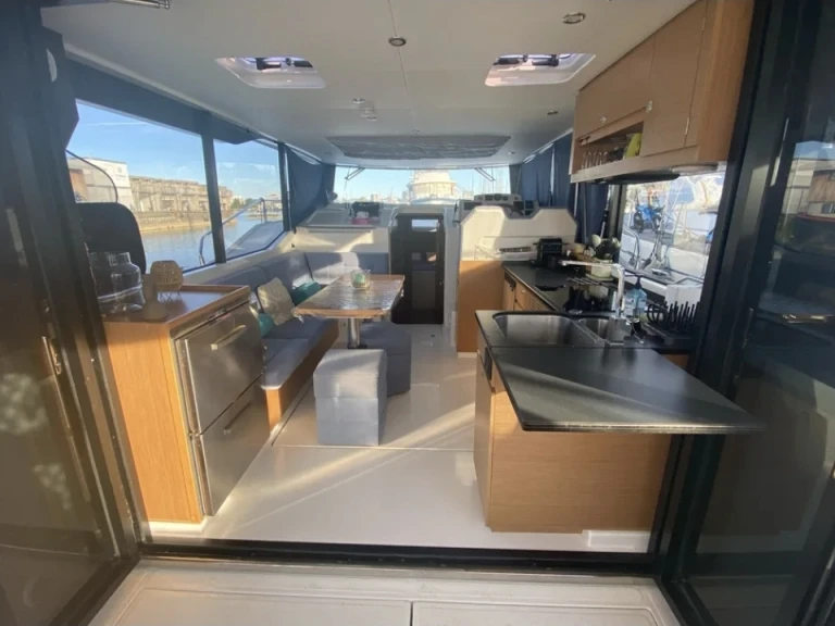 Rent a Delphia Delphia 1200 Bluescape Port-Saint-Louis-du-Rhône