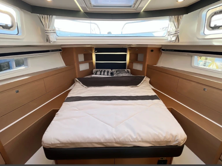 Yacht charter Port-Saint-Louis-du-Rhône cheap Delphia 1200 Bluescape