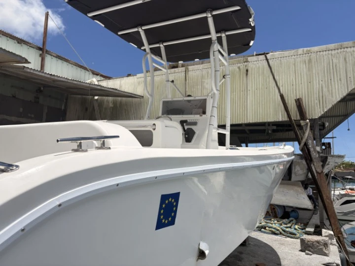 Forboat 23' charter bareboat or captained in  Pointe-à-Pitre