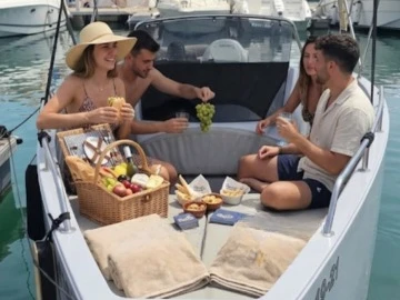 Boat rental Nuva Nuva M6 Open in Alicante on Samboat