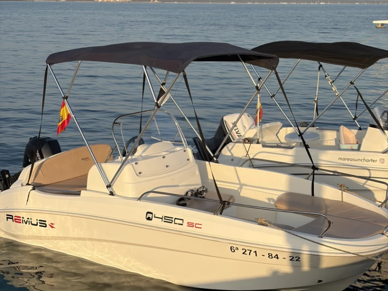 Rent a Remus Remus 450 open s'Estanyol de Migjorn