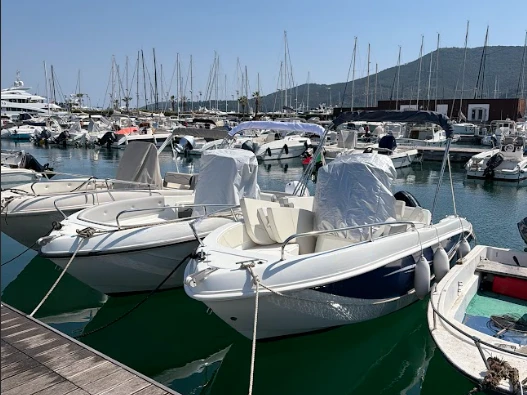 Motorboat rental with or without captain Trimarchi La Spezia