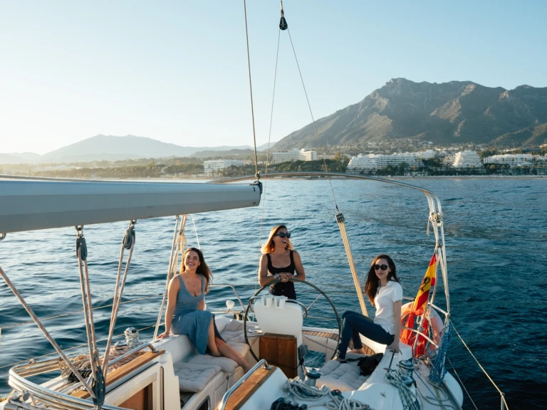 Boat rental Bavaria Bavaria 36 Cruiser in Puerto Deportivo de Marbella on Samboat