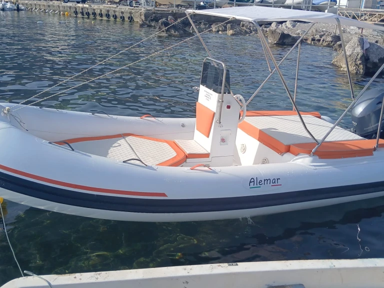 Bwa Bwa 4.80 in Isola delle Femmine on SamBoat