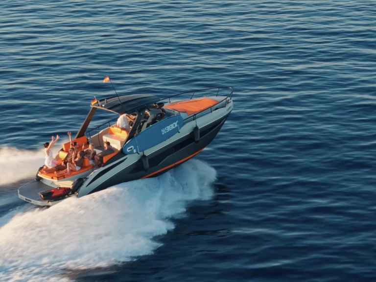 Bareboat Rental Motorboat FIM with a boat licence