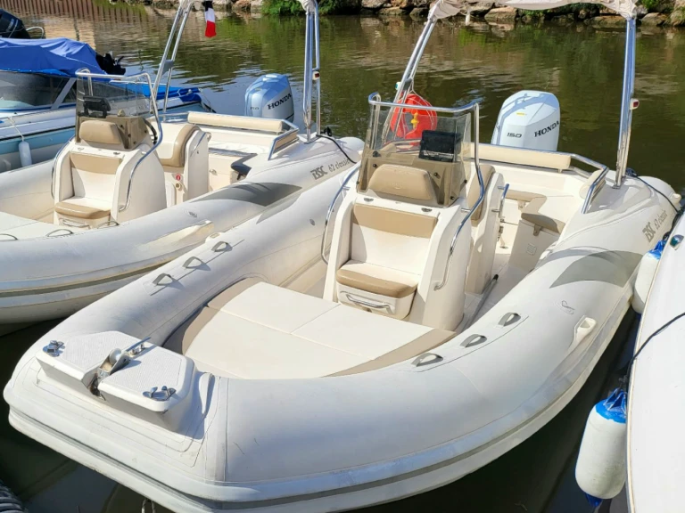 Yacht charter Hyères cheap Tempest 626