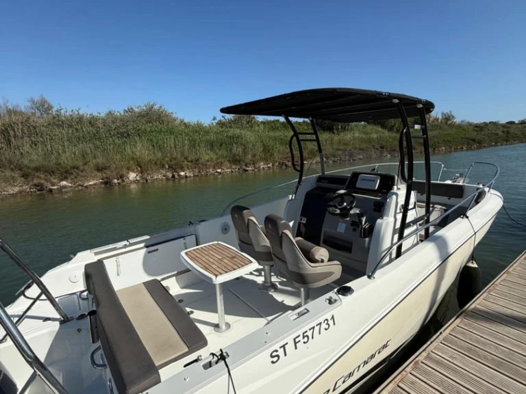 Motorboat rental in Carnon-Plage - Jeanneau Cap Camarat 7.5 CC Serie 2