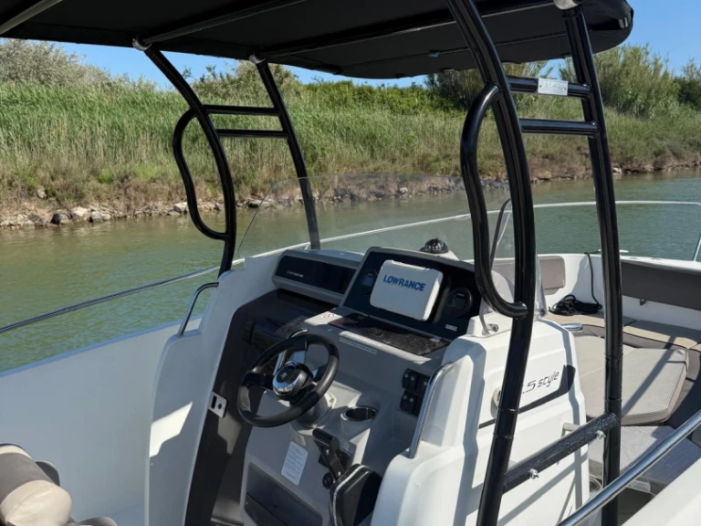 Boat rental Jeanneau Cap Camarat 7.5 CC Serie 2 in Carnon-Plage on Samboat