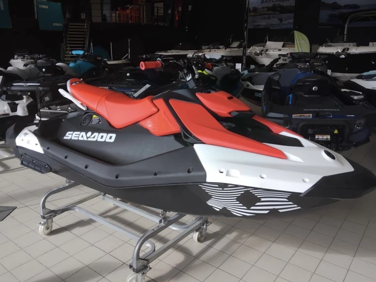 Jet ski rental in Capbreton - Sea-Doo Spark Trixx