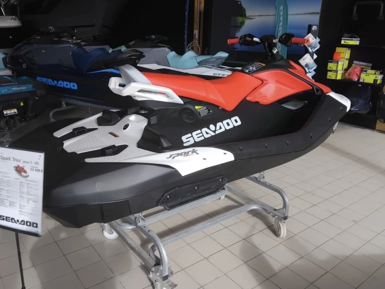 Jet ski for rent Capbreton at the best price