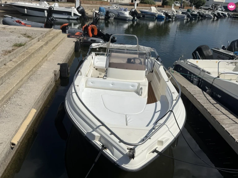 Motorboat for rent Carnon-Plage at the best price