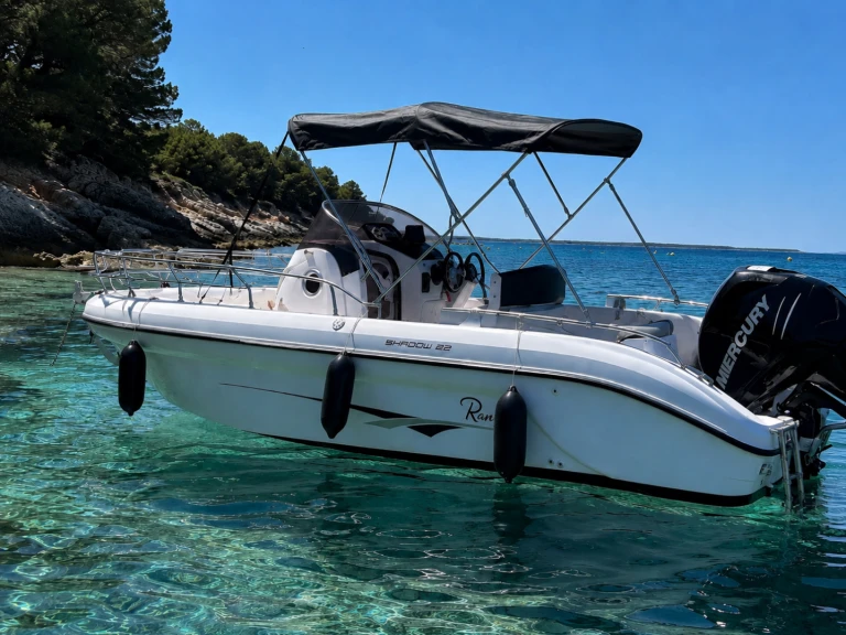 Bareboat Rental Motorboat Ranieri with a boat licence