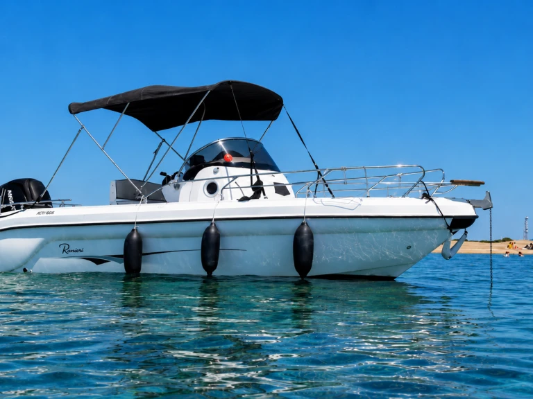 Ranieri Shadow 22 S in Port-Camargue on SamBoat