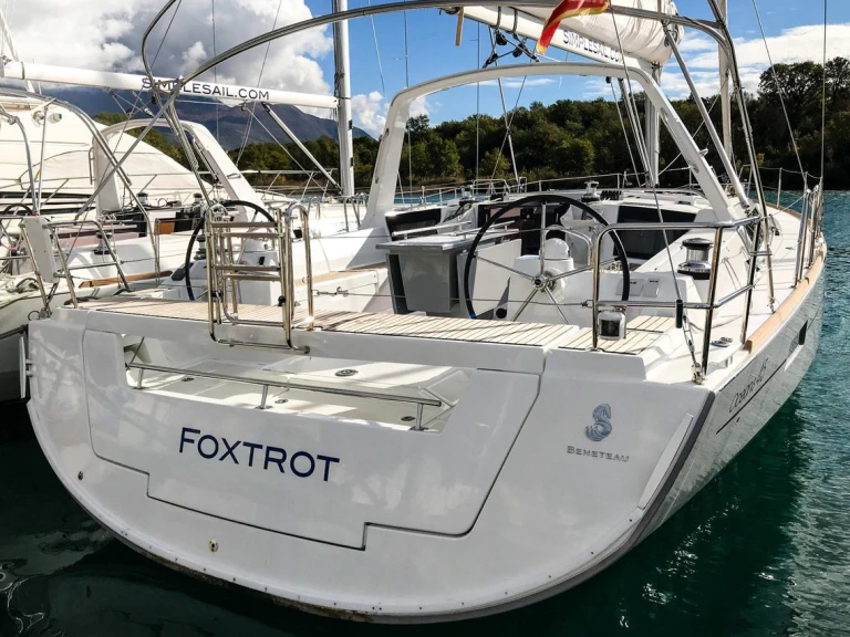 Sailboat for rent Mrčevac at the best price