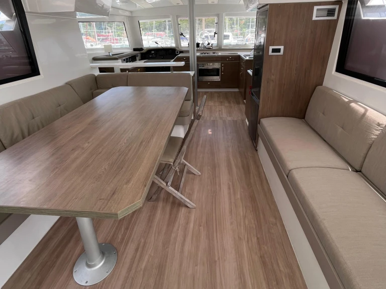 Yacht charter La Paz cheap Bali Catspace Voile