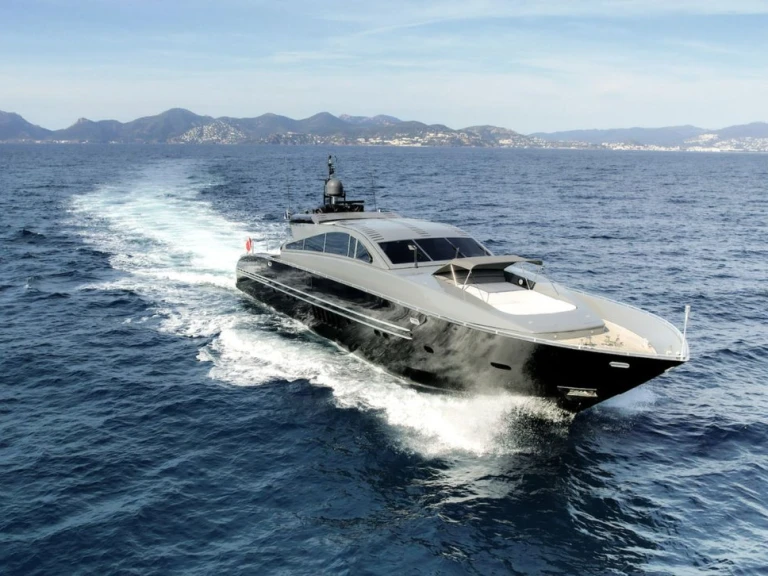Luxury Yacht rental with or without captain Cantieri di Arno Cannes