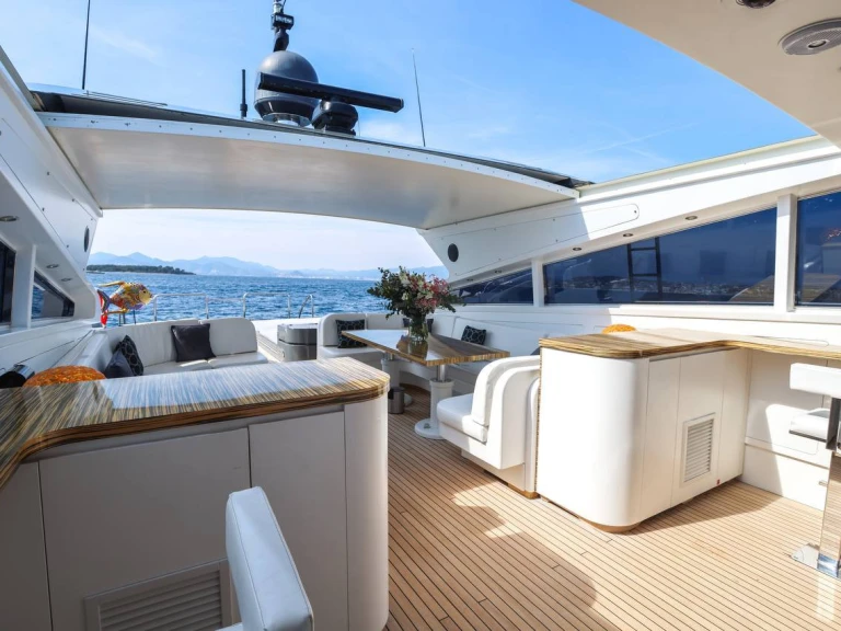 Bareboat Rental Luxury Yacht Cantieri di Arno with a boat licence