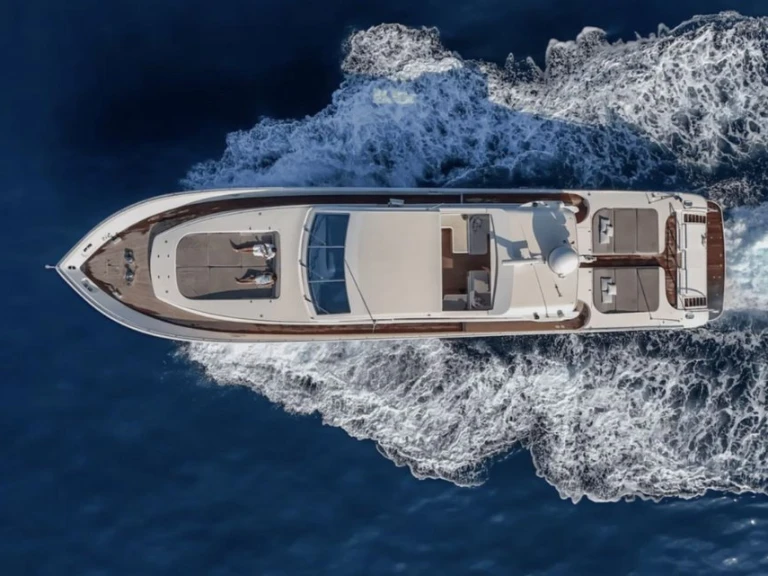 Cantieri di Arno Leopard 27 charter bareboat or captained in  Port Grimaud