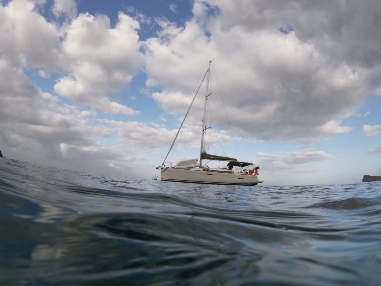 Jeanneau Jeanneau Sun Odyssey 389 charter bareboat or captained in  Le Marin