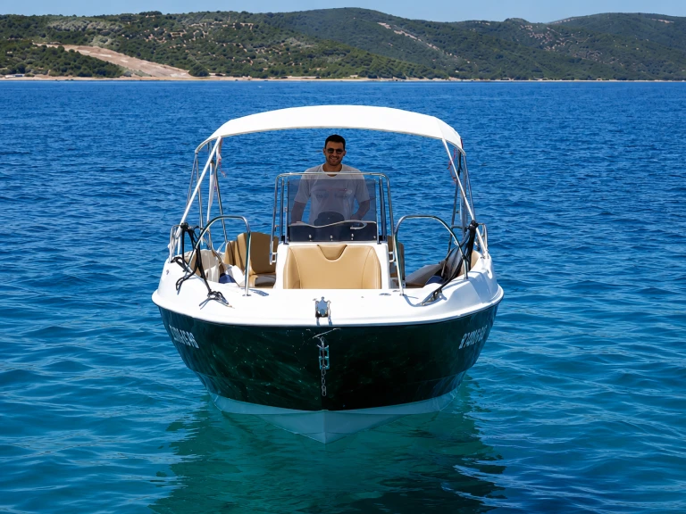AQUA 620 in Alcocéber on SamBoat
