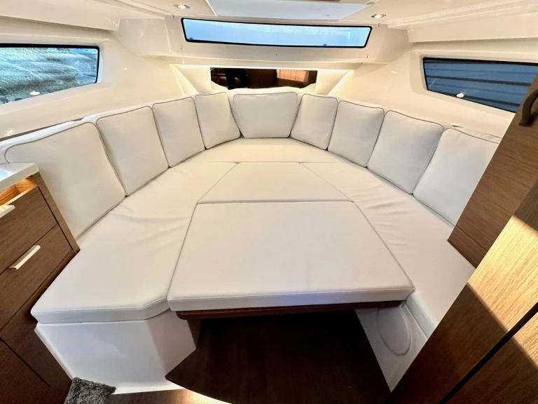 Motorboat rental in Castellammare di Stabia - Jeanneau Cap Camarat 10.5 WA