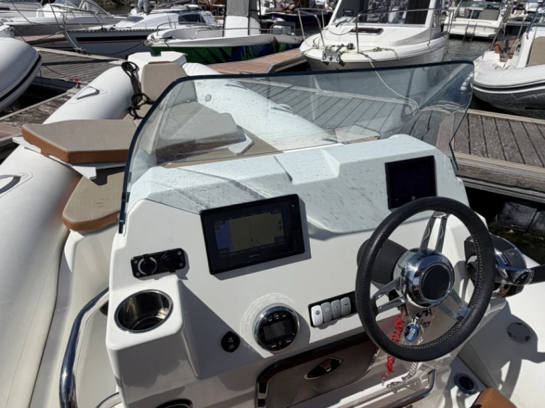 Rent a Zodiac Medline 7.5 Arcachon