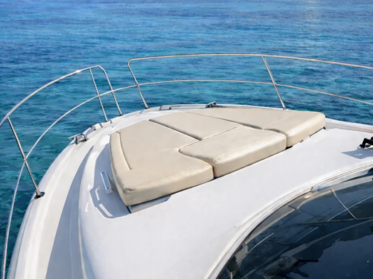 Bareboat Rental Motorboat Jeanneau with a boat licence