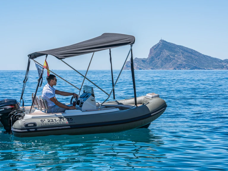 Boat rental Italboats Stingher 380FR in Altea on Samboat