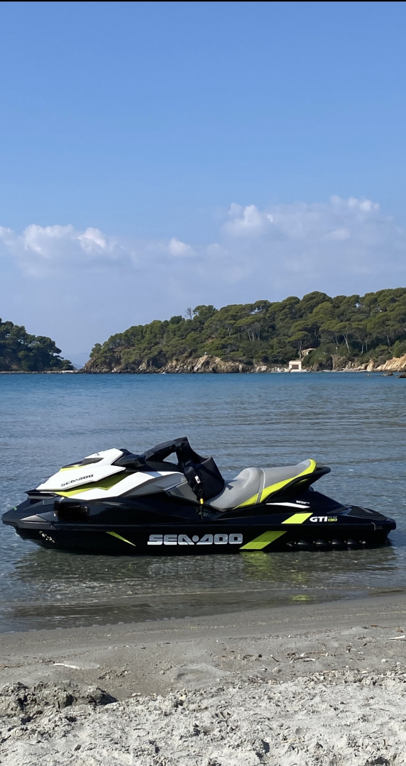 Yacht charter La Londe-les-Maures cheap GTI 130