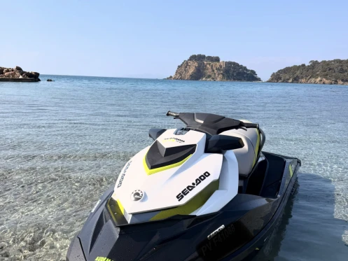 Jet ski rental in La Londe-les-Maures - Sea-Doo GTI 130