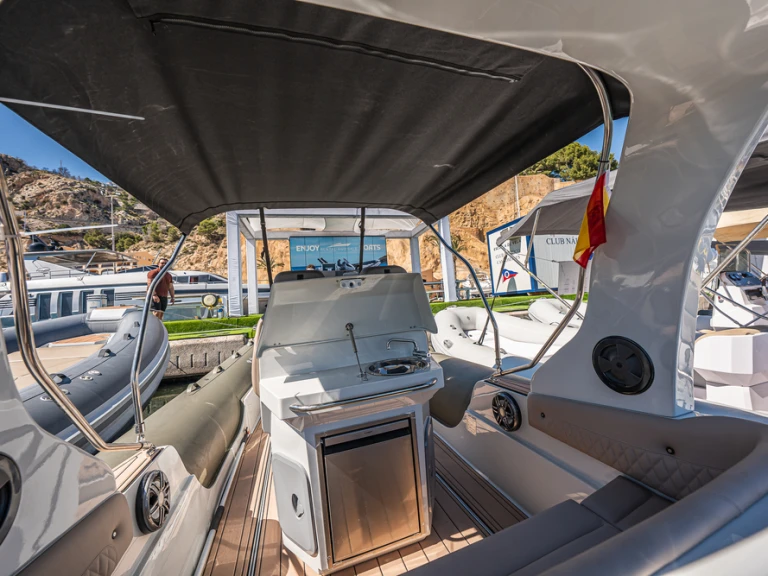 Italboats STINGHER 22GT charter bareboat or captained in  Altea