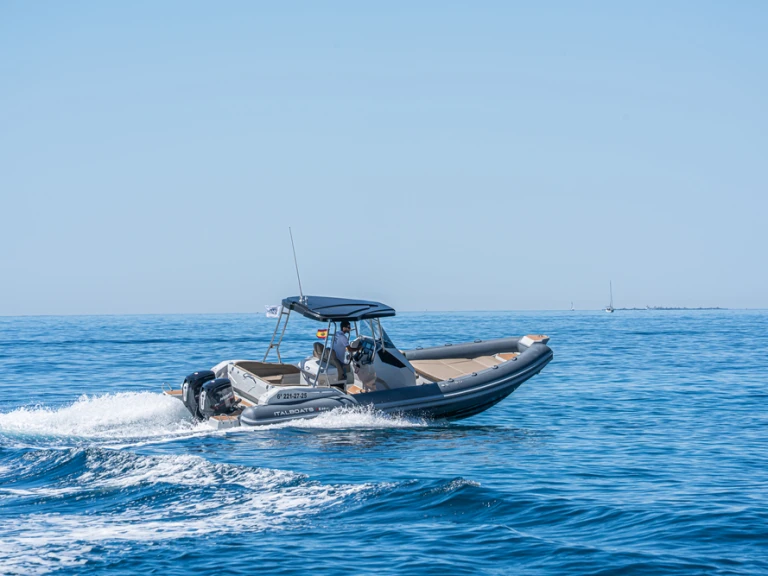 Italboats Stingher 28GT Lux charter bareboat or captained in  Altea