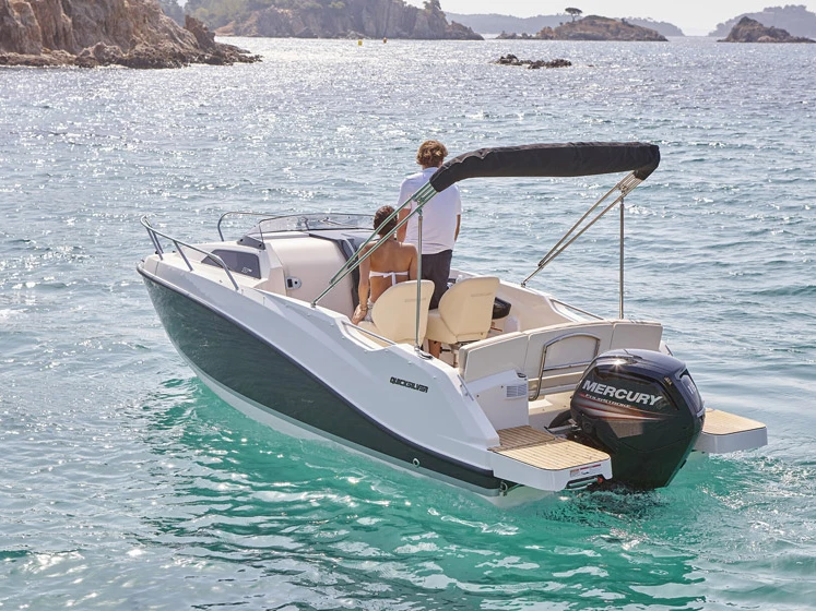 Rent a Quicksilver Activ 555 Cabin Vieux Port de Cannes