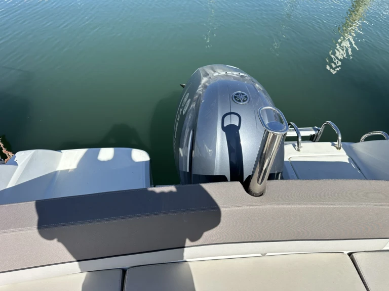 Bareboat Rental Motorboat Jeanneau with a boat licence