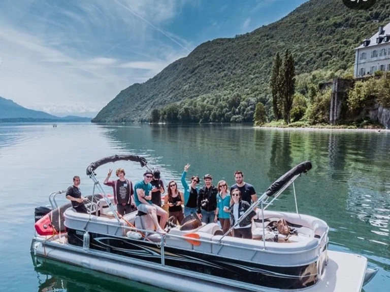 Motorboat rental with or without captain Smoker Craft Inc Aix-les-Bains