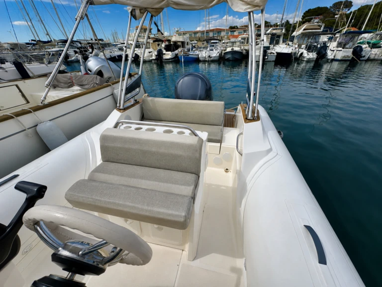 Bareboat Rental RIB Capelli with a boat licence