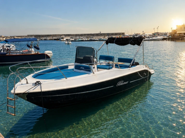 Rent a Blumax Blumax 23 open Taormina