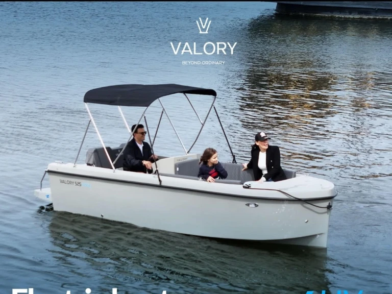 Boat rental Valory Valory 525 in Cannes on Samboat