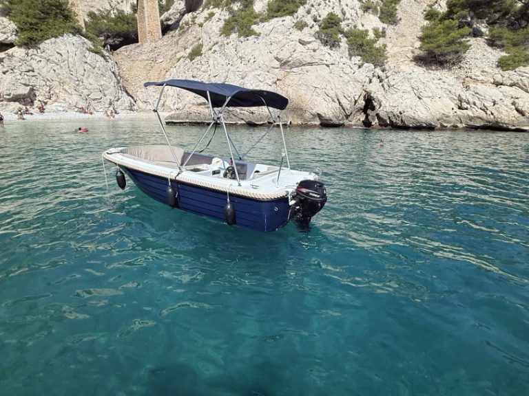 Luxury Yacht for rent Marseille at the best price