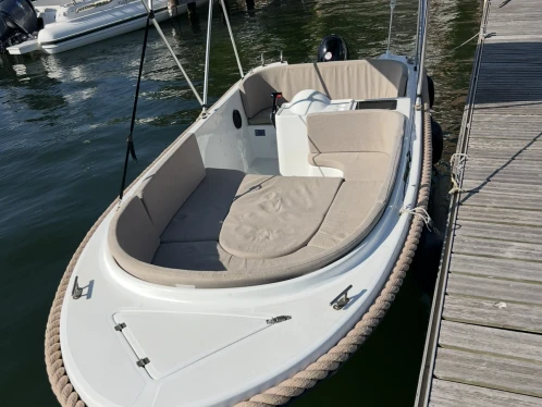 Prusa Marine Prusa 450 charter bareboat or captained in  Marseille