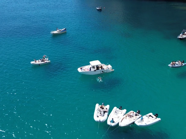 Bareboat Rental Motorboat Italmar with a boat licence