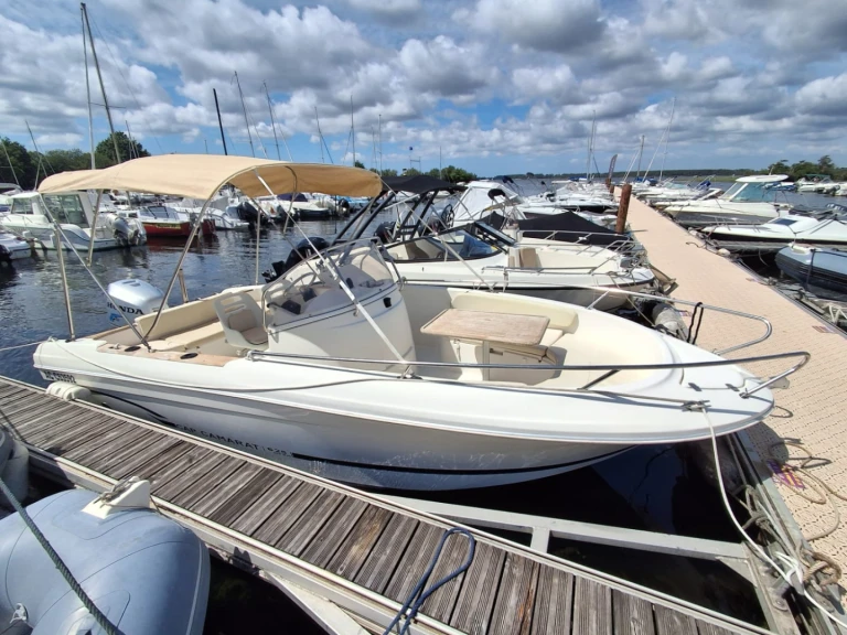 Rent a Jeanneau Cap Camarat 625 Sanguinet