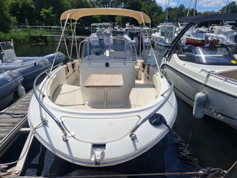 Yacht charter Sanguinet cheap Cap Camarat 625