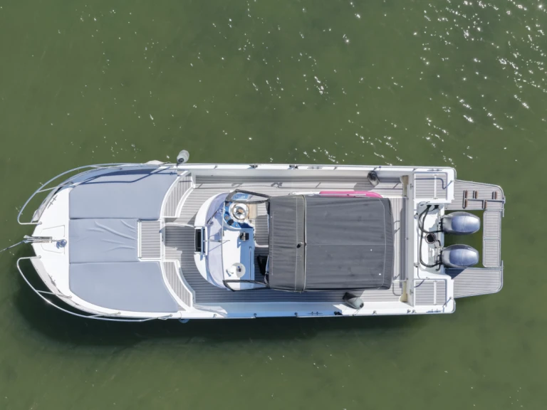 Boat rental Beacher Beacher V8 in Arcachon on Samboat