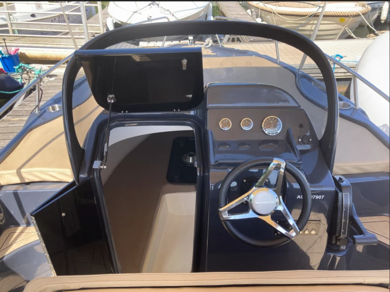 Bareboat Rental Motorboat Nireus with a boat licence