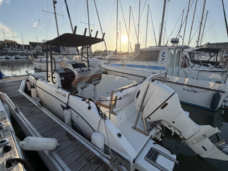Bareboat Rental Motorboat Bénéteau with a boat licence