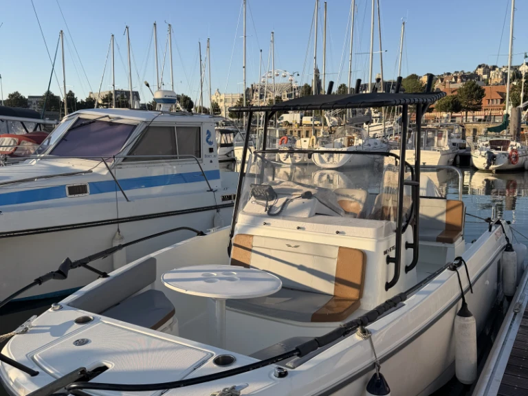 Motorboat for rent Deauville at the best price