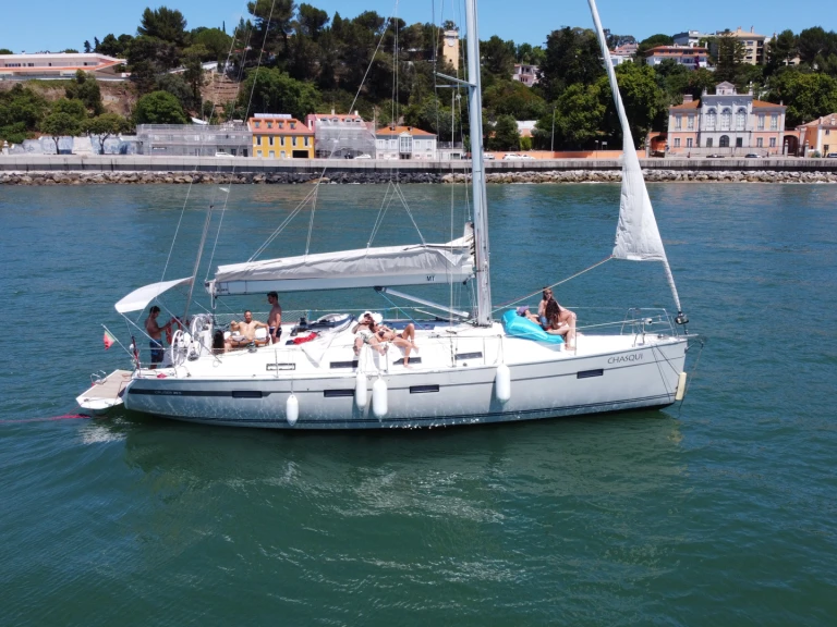 Yacht charter Lisbon cheap Bavaria 40 Cruiser